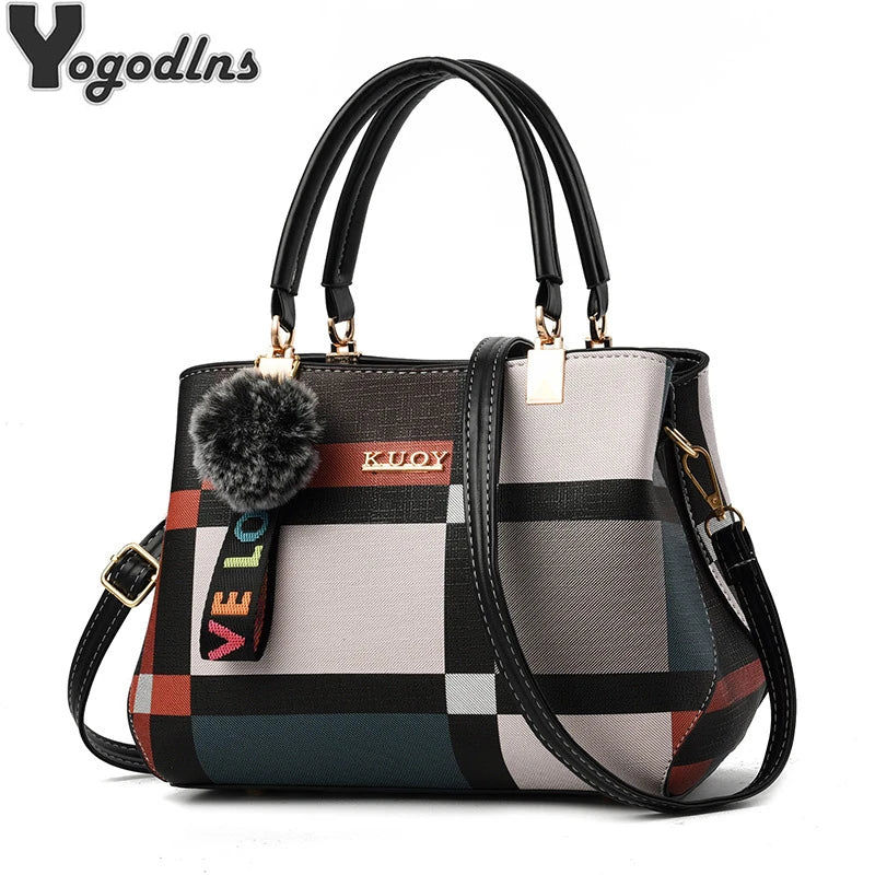 Bolso Bandolera de Piel Sintética - Con Pompón